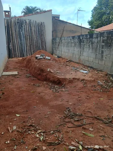 Terra para aterro, terra para nivelar, terra vermelha, doação retirar no local
