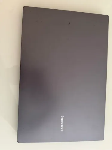 Notebook Samsung Book NP550XDA - SSD 256 GB | 4 GB RAM | Intel Celeron | Windows 11 Pro