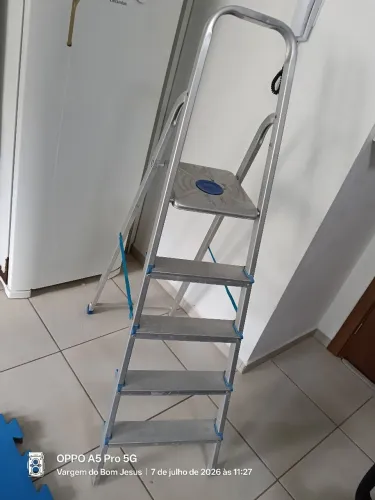 Escada de 4 degraus Mor de alumínio