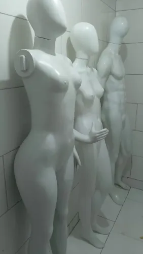 Manequins 3 por 350 inteiras 