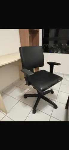 Cadeira acolchoada para escrivania