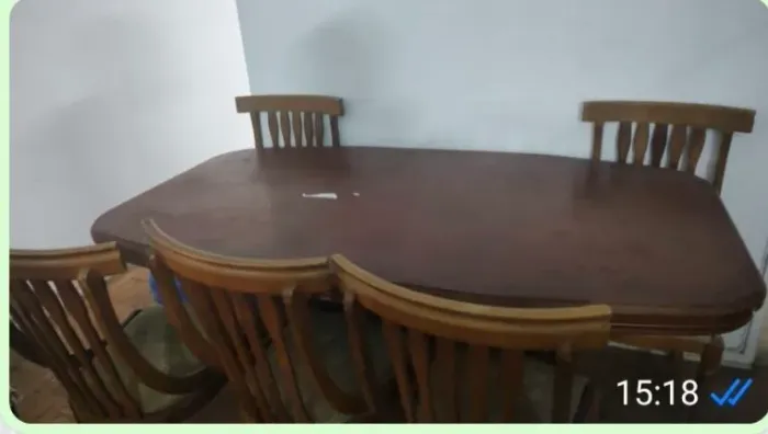 Mesa com 6 cadeiras