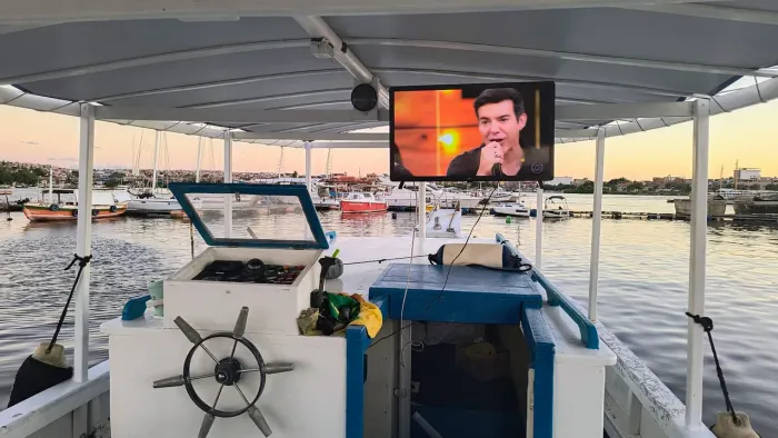 Barco tipo escuna de Fibra