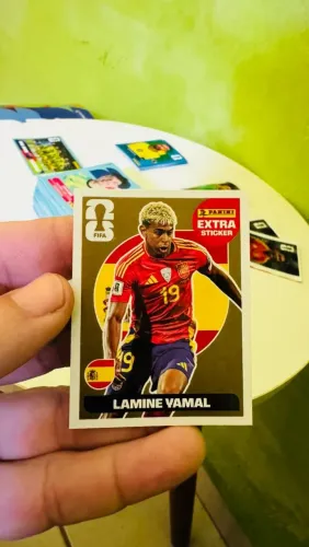 Figurinha Lamine Yamal ouro rara