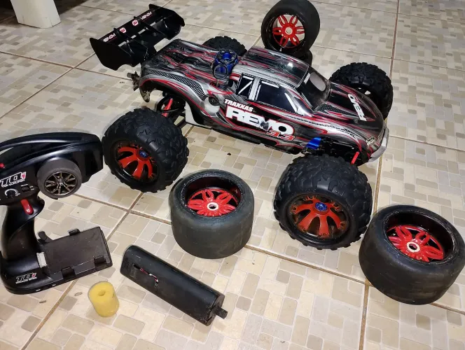 Traxxas Revo 3.3