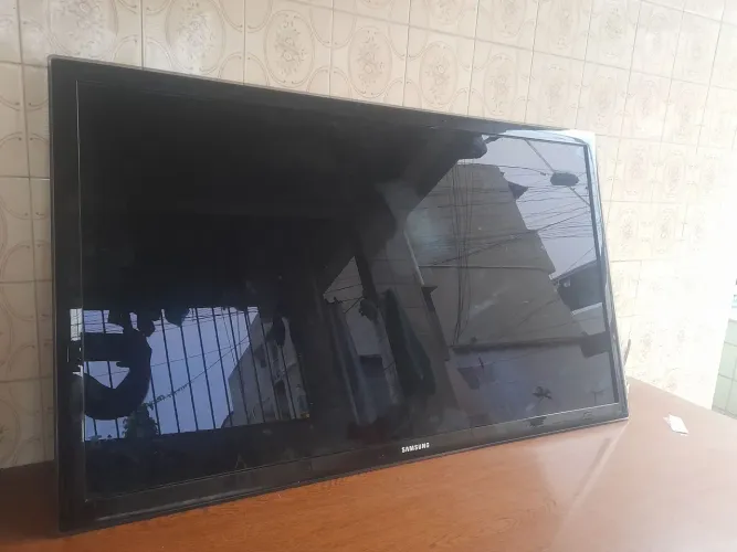 TV Samsung 46" c/ defeito 