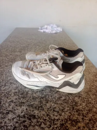 Tênis de futsal
