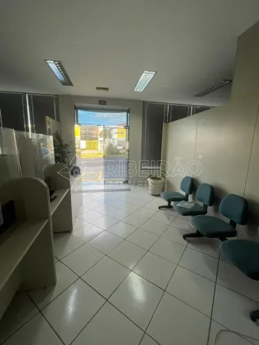 Imóvel comercial na Presidente Vargas para locação com salas e salão
