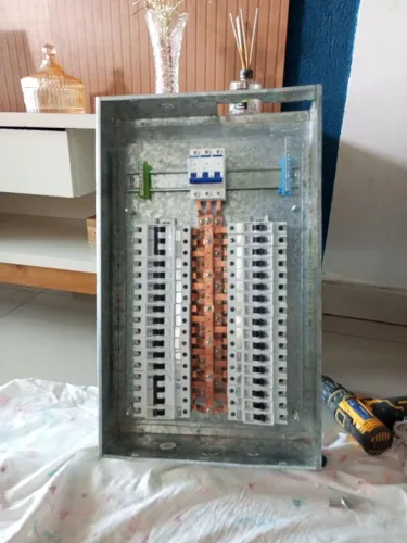 Quadro elétrico trifásico de ferro muito barato