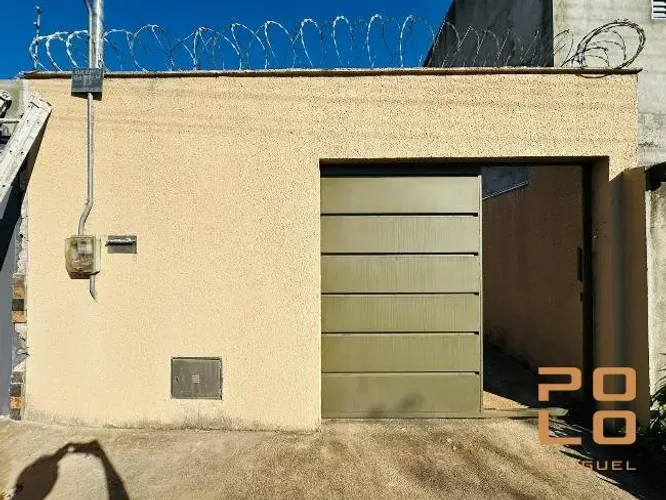 Casa com dois quartos para alugar no Residencial Monte Pascoal, em Goiânia - GO.