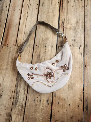 Bolsa transversal miçangas