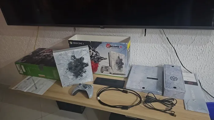 Xbox one X 1tb Gears 5 Limited Edition