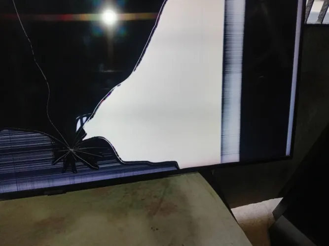 Tv Samsung 65 polegadas com tela quebrada