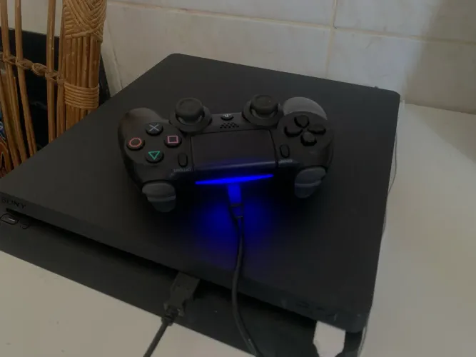 Playstation 4 Slim (Troco por xbox series S)