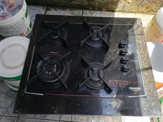 Fogão cook top com a pedra