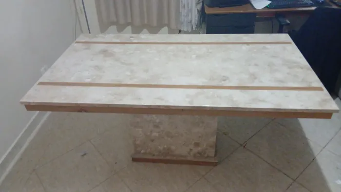 Mesa de jantar 160x90cm em Mármore trazer tino New Bege/Faixa Champagne