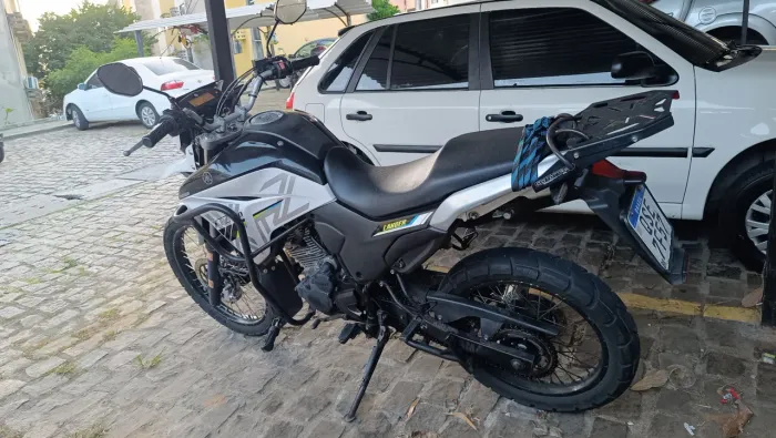 LANDER em bom estado de conservação.