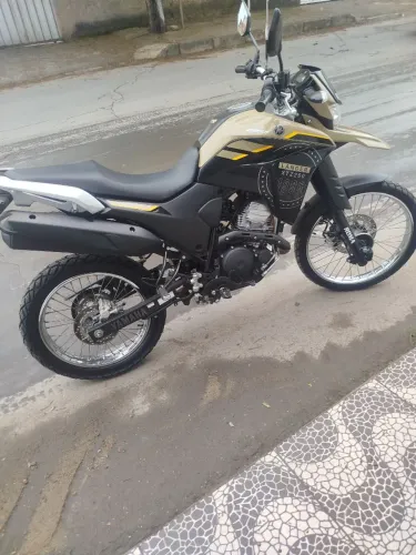 UNICO DONO ,MOTO SEM DETALHES . *