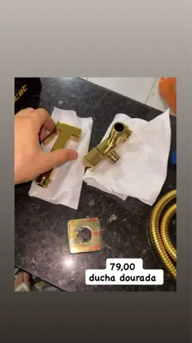  Chuveiro Dourado 
