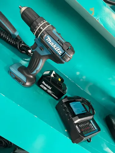 Kit Furadeira/Parafusadeira Makita DHP 482