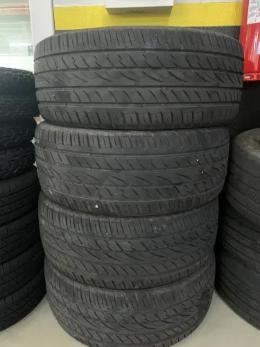 04 PNEUS 285/45R22 