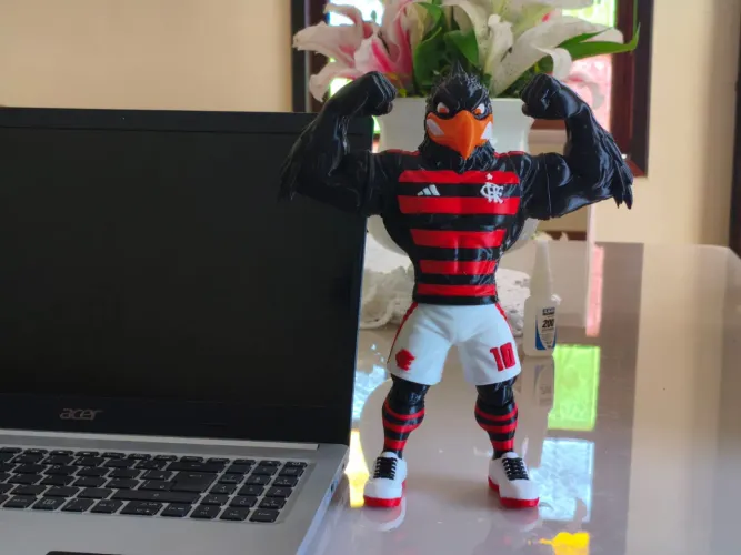 Boneco Urubu do Flamengo feito em 3D 