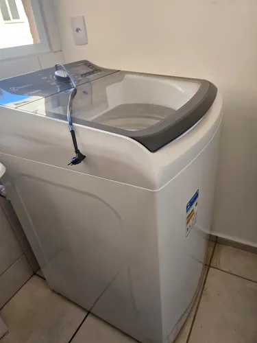 Geladeira Eletrolux 15kl / 4 meses de uso