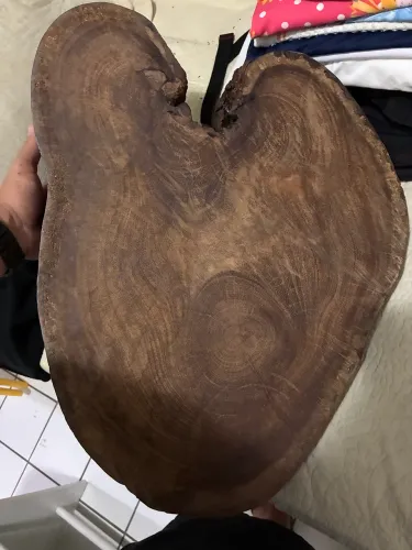 Tábua de Churrasco Rústica em Massaranduba - 70cm  ? Peça única - madeira maciça  119,99