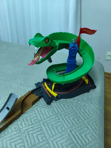Pista Hotwheels Cobra Looping com lançador + brinde