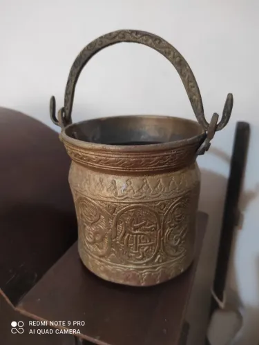 Potinho em metal,para decoração: