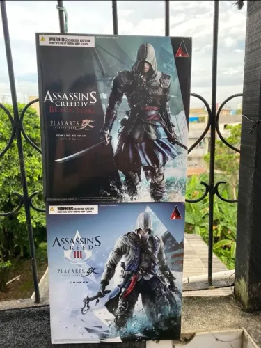 Lote 2 actions Assassin's Creed Play Arte<br>Edward KenwayEdward Kenway<br>&<br>Connor <br>&<br>Connor 