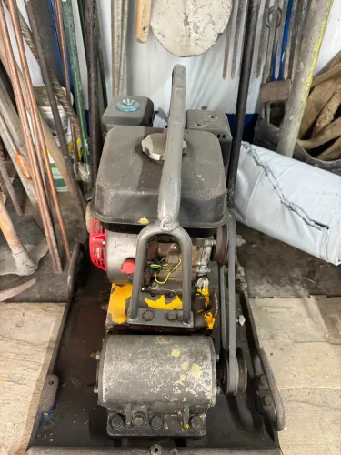 Compactador de Placa