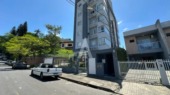 Cobertura com 1 suíte e 2 quartos à venda no bairro Costa e Silva em Joinville-SC por R$1.