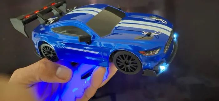 Carrinho drift 18cm