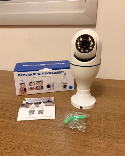 Câmera Pet Bebê IP 360° lâmpada rosqueável WiFi Visão Noturna HD H265