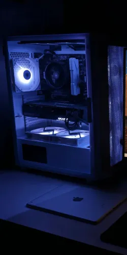 Kit Ryzen 7 8700F, A620M MSI, 32GB DDR5 Rise 