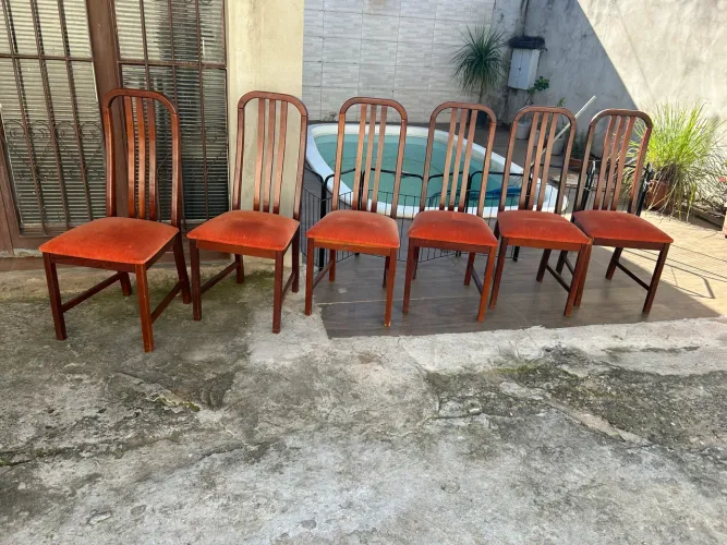 Conjunto com 6 cadeiras