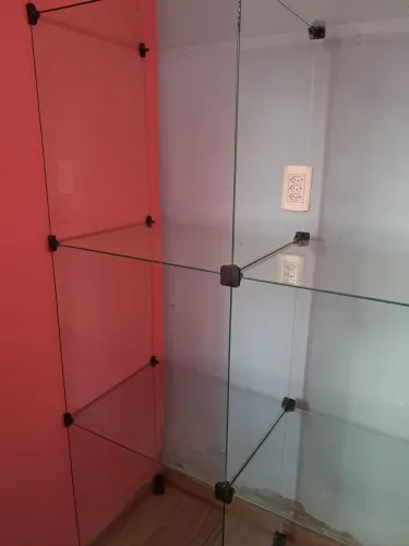 Balcão modular de vidro