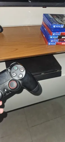 Ps4 1tb slim,5 jogos e 1 controle