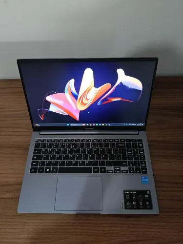 NOTEBOOK SAMSUNG POUCO USADO