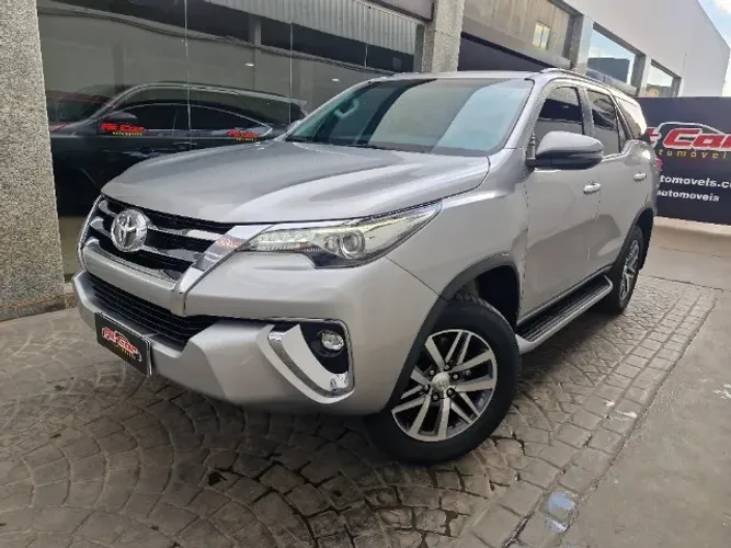 Toyota Hilux SW4 SRX 4X4 2.8 TDI 16V Dies. Aut. 2020