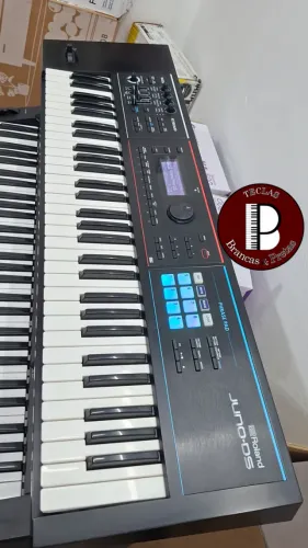 Teclado Roland JUNO DS61 - ZERADO - Aceitamos Trocas - Dividimos em 12x