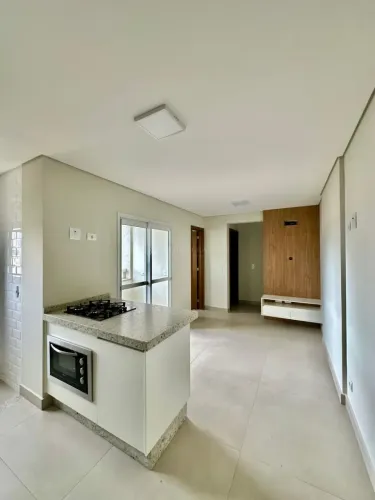 Apartamento novo com 02 dormitórios sendo 01 suíte