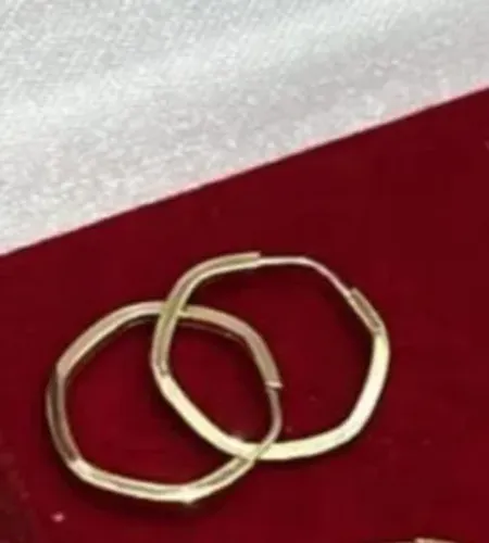 Brinco em ouro baixo, fio fino