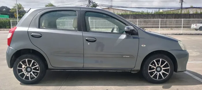 Toyota Etios X 1.3 Flex 16V 5P Mec. 2015
