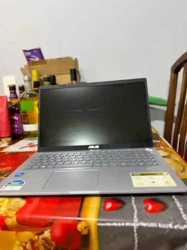 Vendo notebook ideal para estudos, trabalho, navegação, e tarefas do dia a dia.