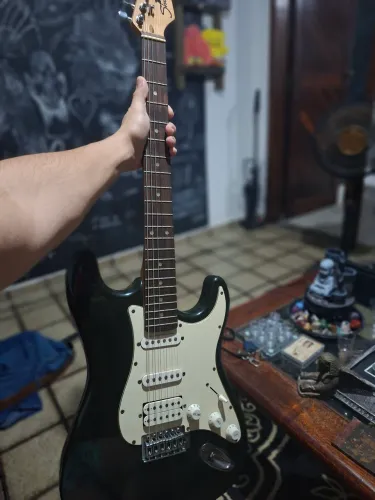 Guitarra Shelter Preta - Relíquia Original
