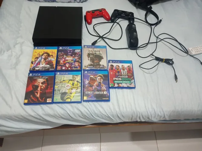 PS4 e PS3 Completos - 4 controles originais + dezenas de jogos originais