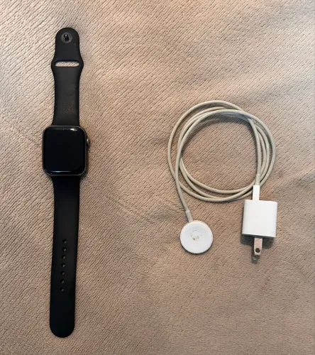 Apple Watch Series 5 44 mm 