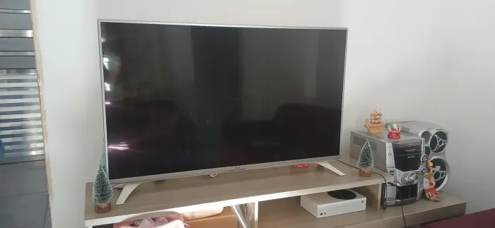 TV LG 49 POLEGADAS ( NÃO É SMART ) NÃO TEM DEFEITO 